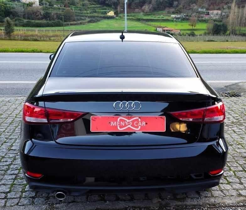 Usado Audi A3 116 HP (85 kW) 2016 Preto Sedan