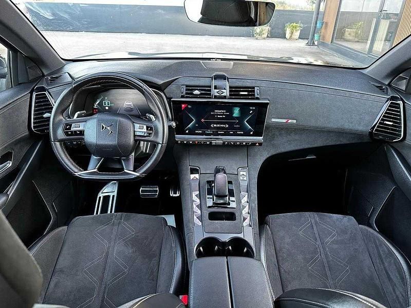 Usado DS Automobiles DS7 Crossback 225 HP (165 kW) 2022 Cinzento SUV