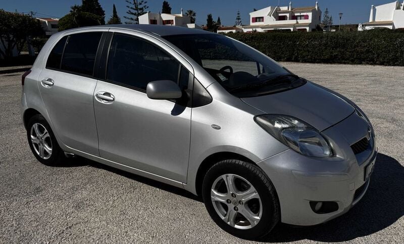 Usado 2010 Toyota Yaris Sedan | € 7.600 (Preço justo) - Imagem 1/4