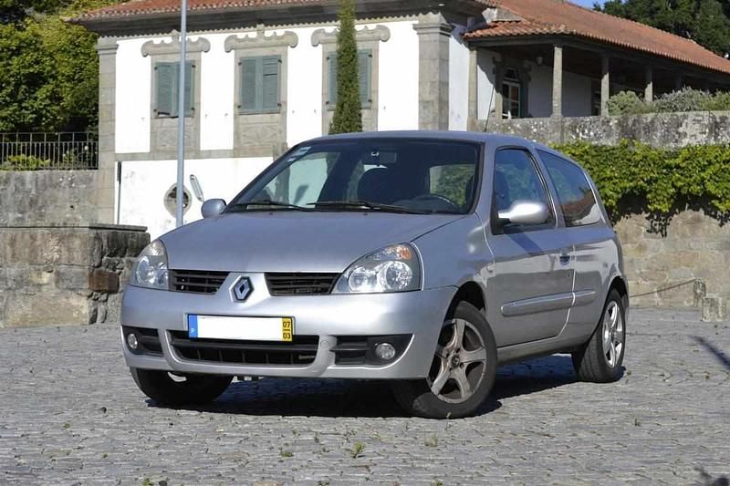 Cinzento Usado 2007 Renault Clio II | € 3.750 (Preço justo) - Imagem 1/4