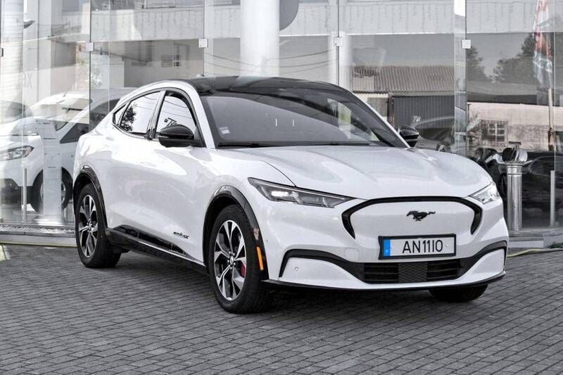 Usado Ford Mustang Mach-E 258 kW (351 HP) 2022 Branco SUV