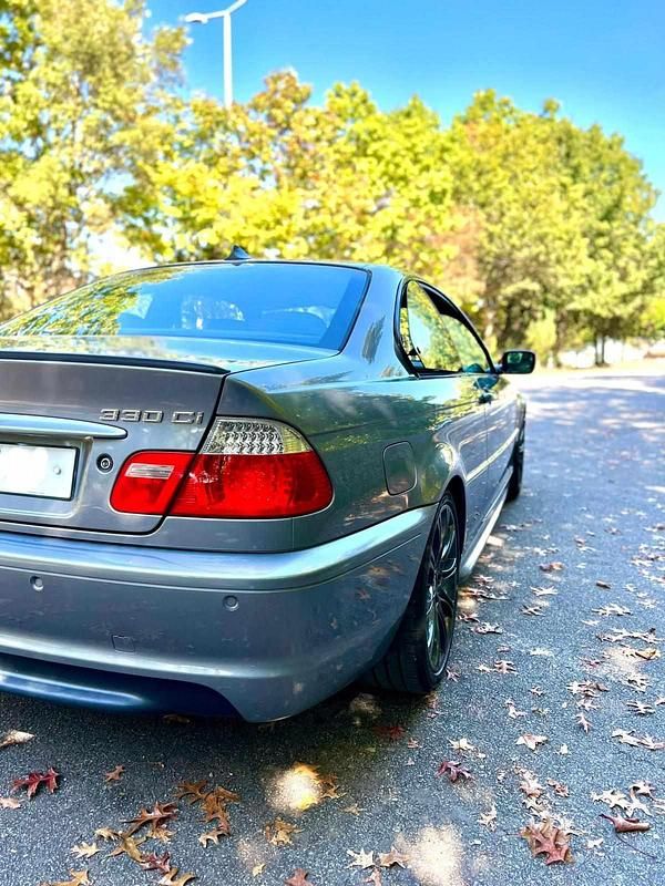Usado BMW 330 231 HP (169 kW) 2004 Cinzento Sedan