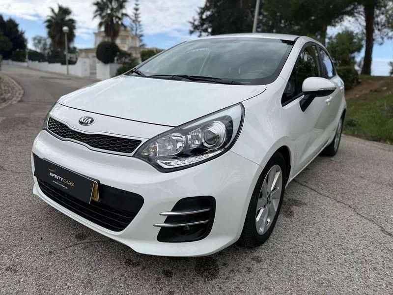 Branco Usado 2016 Kia Rio | € 8.699 (Super Preço) - Imagem 1/1