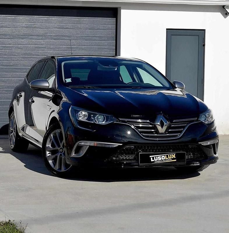 Usado Renault Mégane IV 110 HP (80 kW) 2016 Preto Citadino