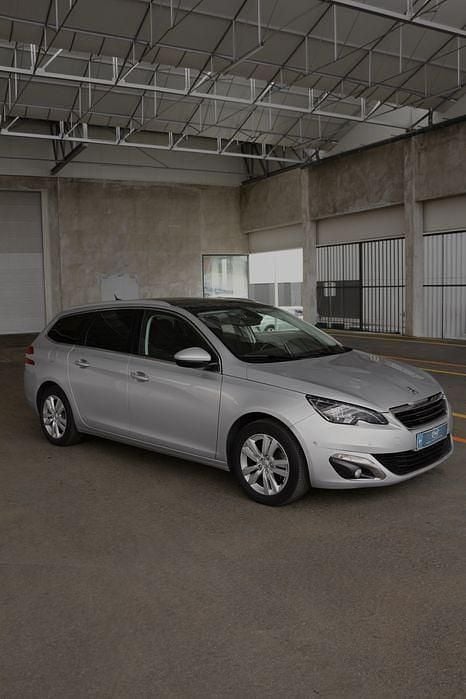 Usado Peugeot 308 Allure 120 HP (88 kW) 2017 Sedan