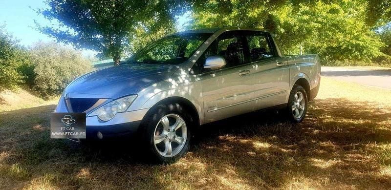 Cinzento Usado 2008 Ssangyong (KGM) Actyon Limited SUV | € 9.990 - Imagem 1/4