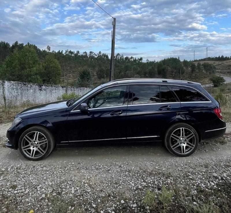 Usado Mercedes C220 170 HP (125 kW) 2013 Azul Carrinha