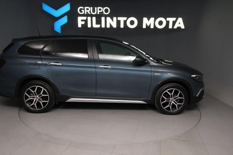 Azul Usado 2023 Fiat Tipo | € 17.920 (Preço justo) - Imagem 1/4