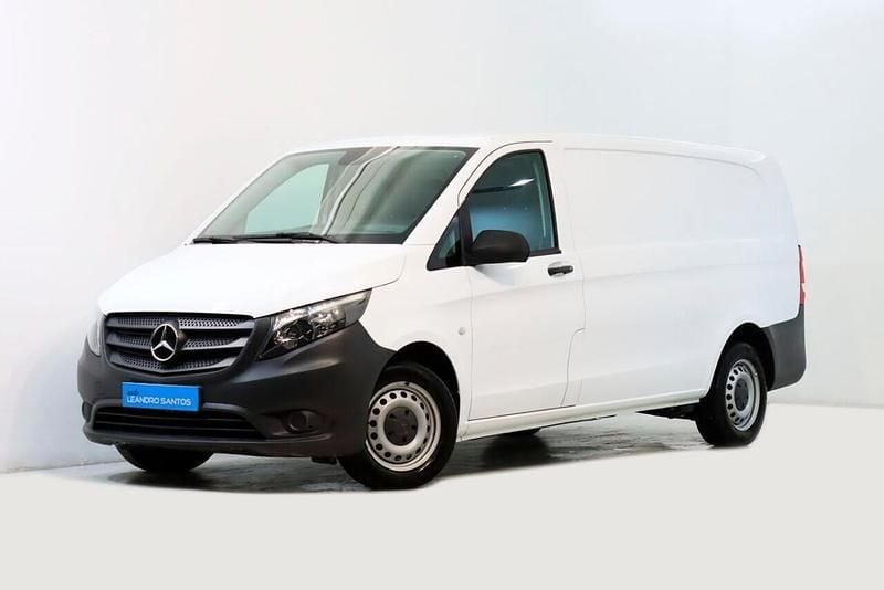 Branco Usado 2022 Mercedes Vito Monovolume | € 25.750 - Imagem 1/4