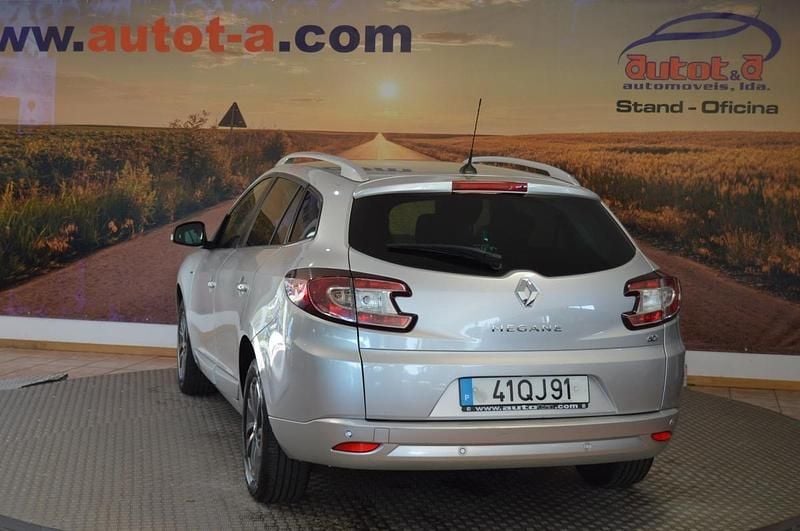 Usado Renault Mégane III 110 HP (80 kW) 2015 Cinzento Carrinha