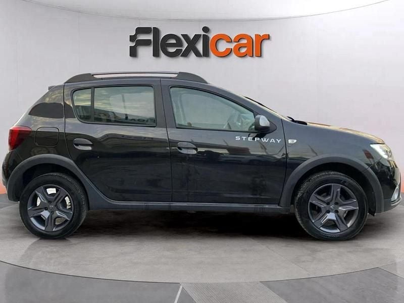 Cinza Usado 2018 Dacia Sandero Stepway | € 11.490 (Preço justo) - Imagem 1/4