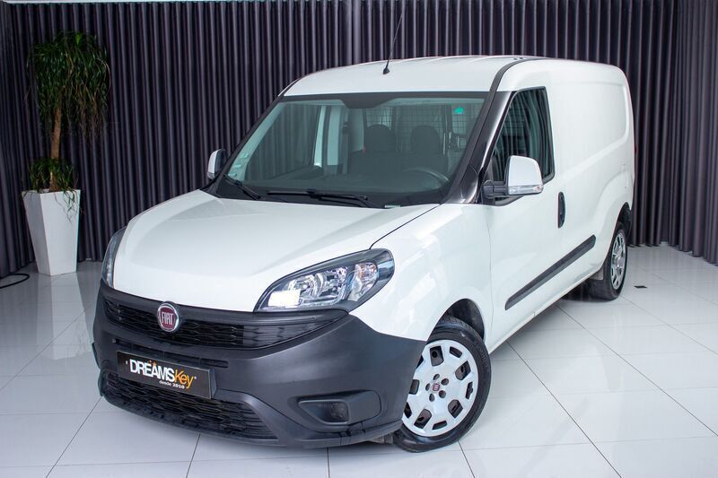 Branco Usado 2021 Fiat Doblò Monovolume | € 13.890 (Preço justo) - Imagem 1/4
