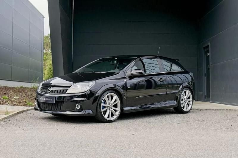 Preto Usado 2007 Opel Astra GTC OPC Coupé | € 15.990 - Imagem 1/4