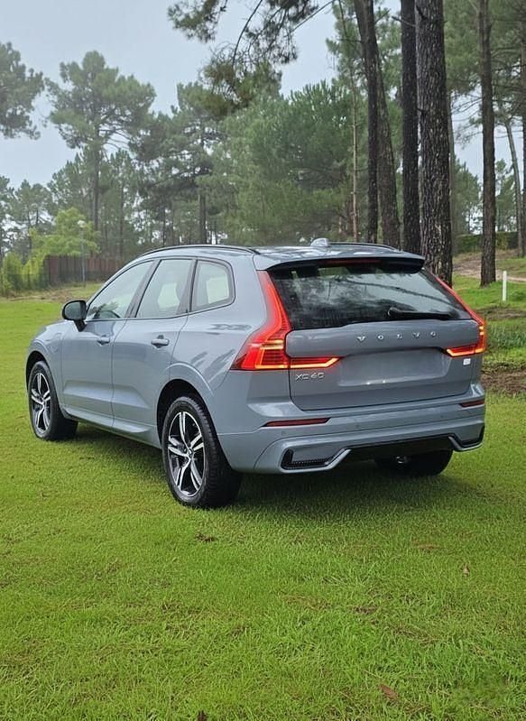 Usado Volvo XC60 R-Design 350 HP (257 kW) 2022 Cinza SUV