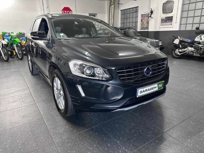 Cinza Usado 2017 Volvo XC60 Dynamic SUV | € 24.750 (Preço elevado) - Imagem 1/4