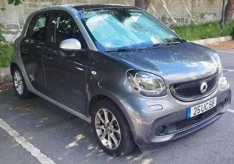 Usado Smart ForFour Electric Drive 60 kW (82 HP) 2018 Cinzento Citadino