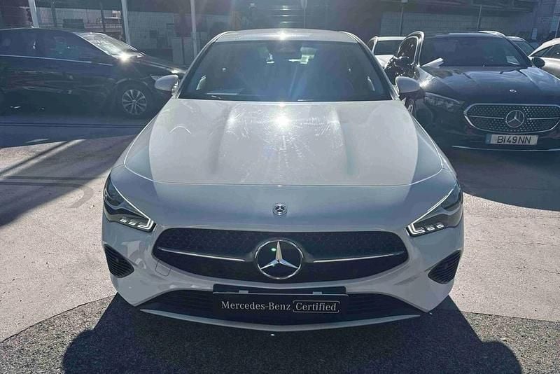 Usado Mercedes CLA180 116 HP (85 kW) 2024 Branco Sedan