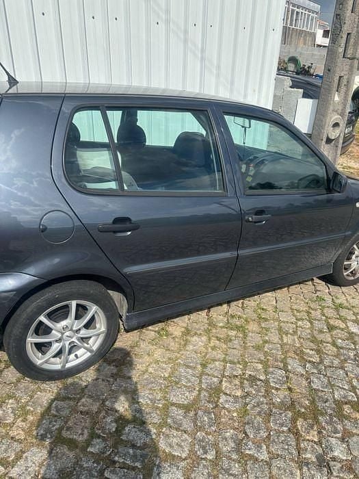 Usado 2000 VW Polo Sedan | € 1.750 (Preço justo) - Imagem 1/4