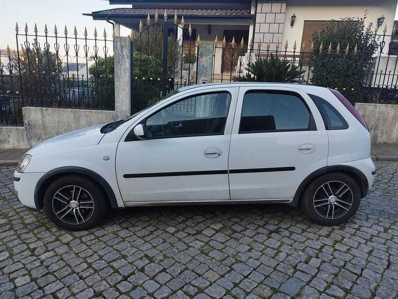 Usado Opel Corsa 52 HP (38 kW) 2005 Citadino
