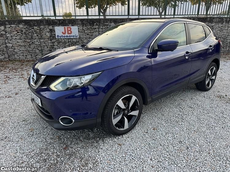 Azul Usado 2016 Nissan Qashqai N-Connecta SUV | € 14.750 (Bom preço) - Imagem 1/1