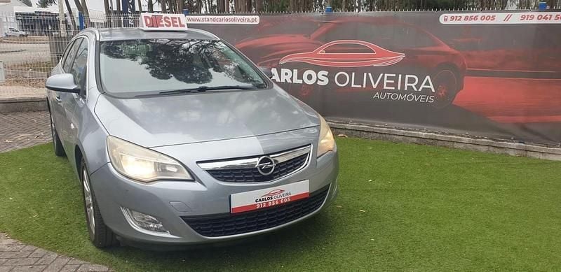 Cinza prata Usado 2010 Opel Astra Cosmo Carrinha | € 5.750 (Bom preço) - Imagem 1/4