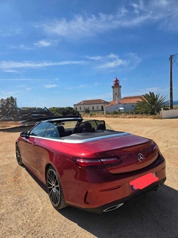 Vermelho Usado 2021 Mercedes E220 Cabrios | € 61.990 - Imagem 1/4