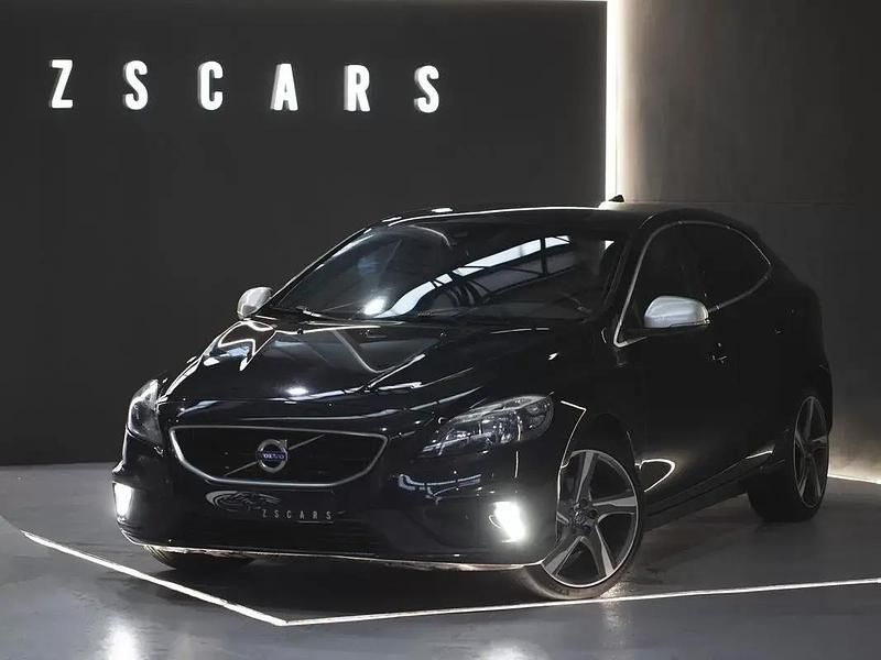 Usado Volvo V40 R-Design 120 HP (88 kW) 2015 Preto Citadino