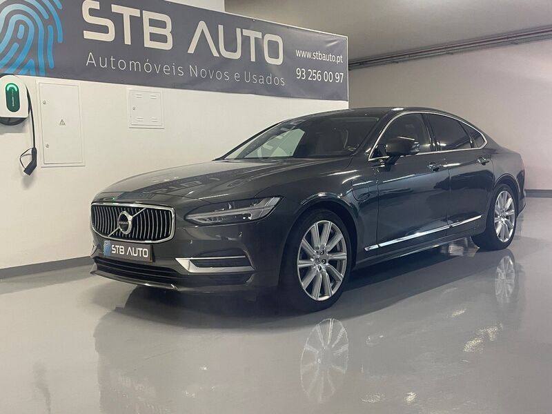 Cinzento Usado 2019 Volvo S90 Inscription Sedan | € 34.980 - Imagem 1/4