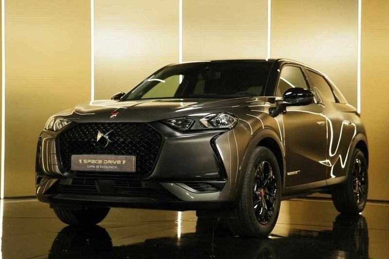 Cinzento Usado 2019 DS Automobiles DS3 Crossback Performance SUV | € 23.900 - Imagem 1/4