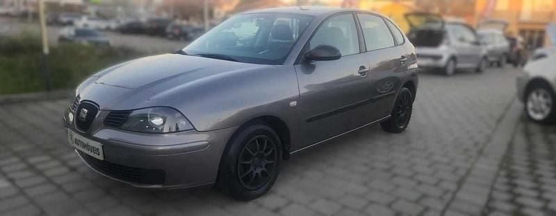 Cinzento Usado 2005 Seat Ibiza Citadino | € 3.990 - Imagem 1/4