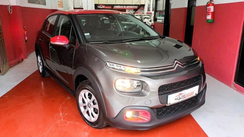 Cinzento Usado 2018 Citroën C3 PureTech Citadino | € 11.190 (Preço justo) - Imagem 1/4