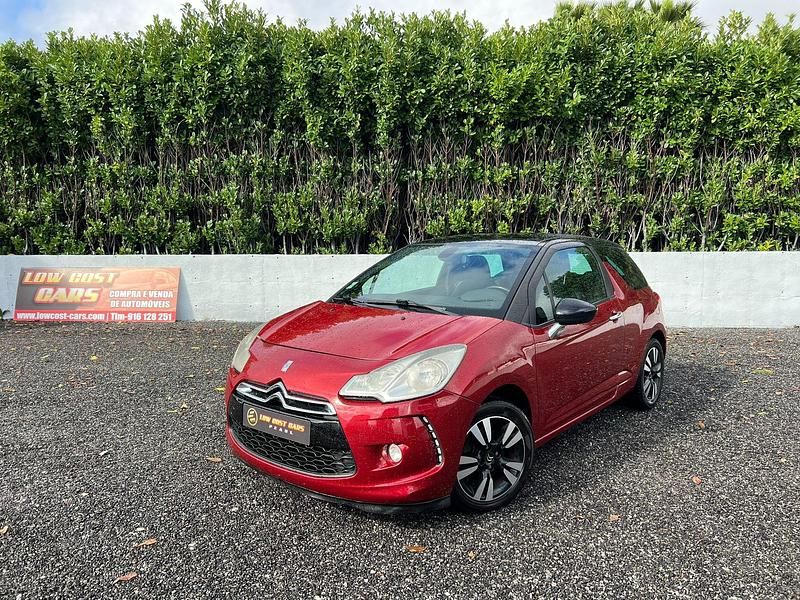 Vermelho Usado 2010 DS Automobiles DS3 So Chic Citadino | € 7.990 - Imagem 1/4