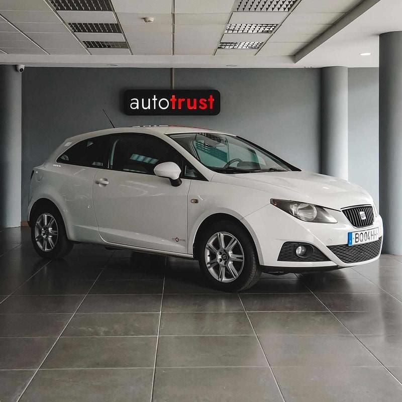 Branco Usado 2011 Seat Ibiza Citadino | € 7.900 (Preço justo) - Imagem 1/4