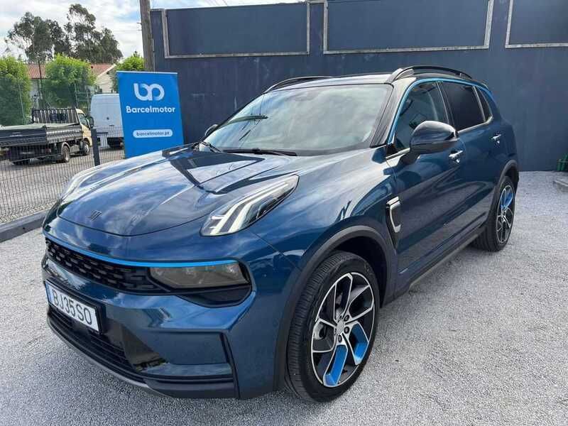Azul Usado 2022 Lynk & Co 01 SUV | € 34.950 - Imagem 1/4