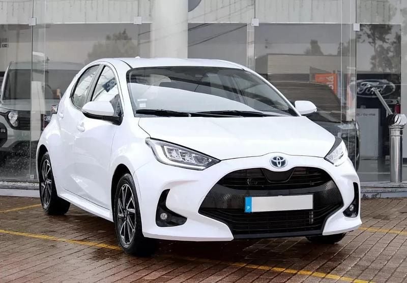 Branco Usado 2022 Toyota Yaris Hybrid Citadino | € 21.900 (Preço justo) - Imagem 1/4