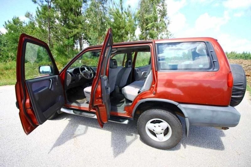 Vermelho Usado 1995 Nissan Terrano SUV | € 7.250 - Imagem 1/4
