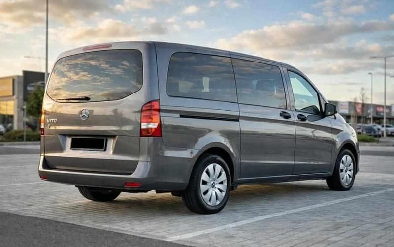 Usado Mercedes Vito 114 HP (83 kW) 2018 Cinzento Van