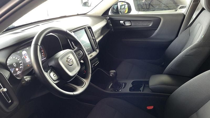 Usado Volvo XC40 Momentum 150 HP (110 kW) 2019 Preto SUV