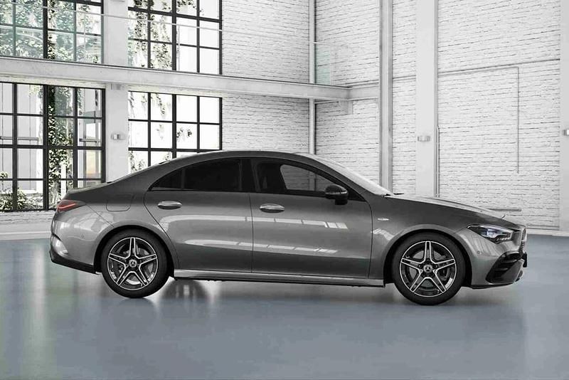 Cinzento Novo 2025 Mercedes CLA250e Sedan | € 59.252 (Preço justo) - Imagem 1/4