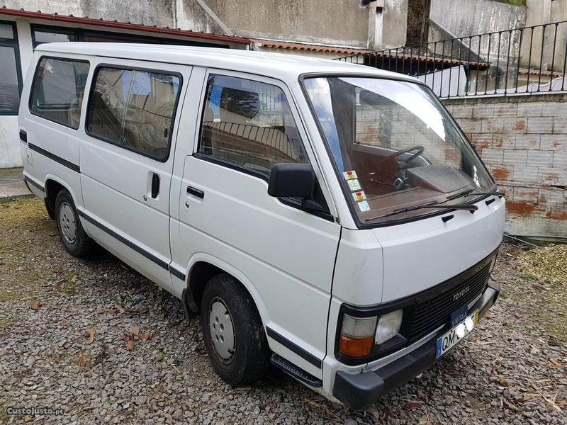 Sold Toyota HiAce 2.5 D 9 LUGARES . - Carros usados para venda