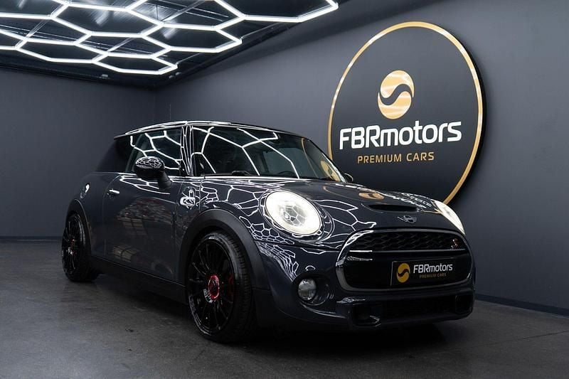 Cinza Usado 2016 Mini Cooper S Citadino | € 15.990 (Preço justo) - Imagem 1/4