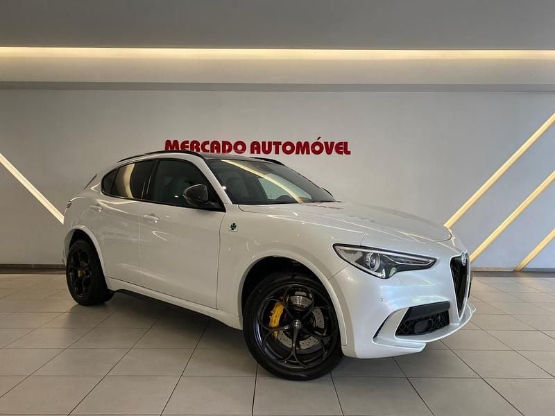 Branco Usado 2021 Alfa Romeo Stelvio Quadrifoglio SUV | € 68.900 (Preço justo) - Imagem 1/4