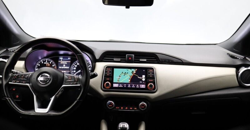 Usado Nissan Micra Acenta 100 HP (73 kW) 2020 Cinza Citadino