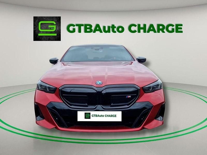 Vermelho Usado 2024 BMW i5 Comfort Edition Sedan | € 76.900 - Imagem 1/4