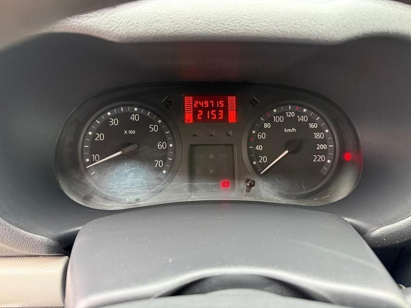 Usado Renault Clio II 68 HP (50 kW) 2007 Branco