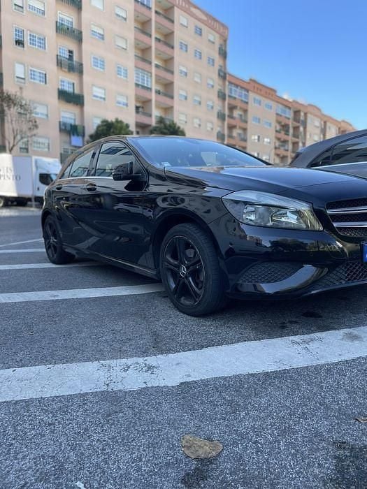 Usado 2015 Mercedes A180 Sedan | € 13.500 (Preço justo) - Imagem 1/4