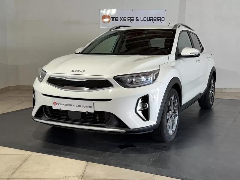 Branco Usado 2024 Kia Stonic SUV | € 19.000 (Preço justo) - Imagem 1/4