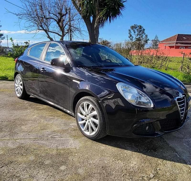 Usado Alfa Romeo Giulietta 106 HP (77 kW) 2013 Preto Citadino