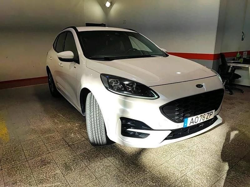 Usado Ford Kuga ST-Line X 225 HP (165 kW) 2022 Branco SUV