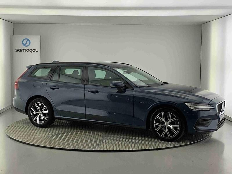 Azul Usado 2024 Volvo V60 Carrinha | € 40.490 (Preço justo) - Imagem 1/4